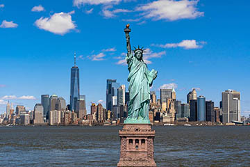 Image of New York, NY with the statue of liberty